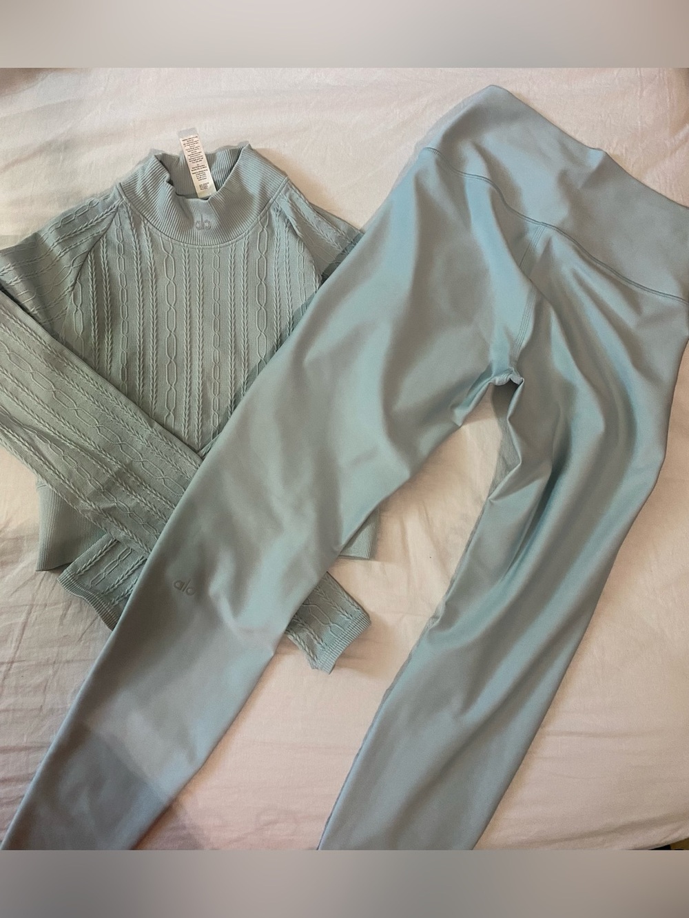 Alo Chalk Blue Airlift Leggings and Cable Knit top matching Set Size Medium Like